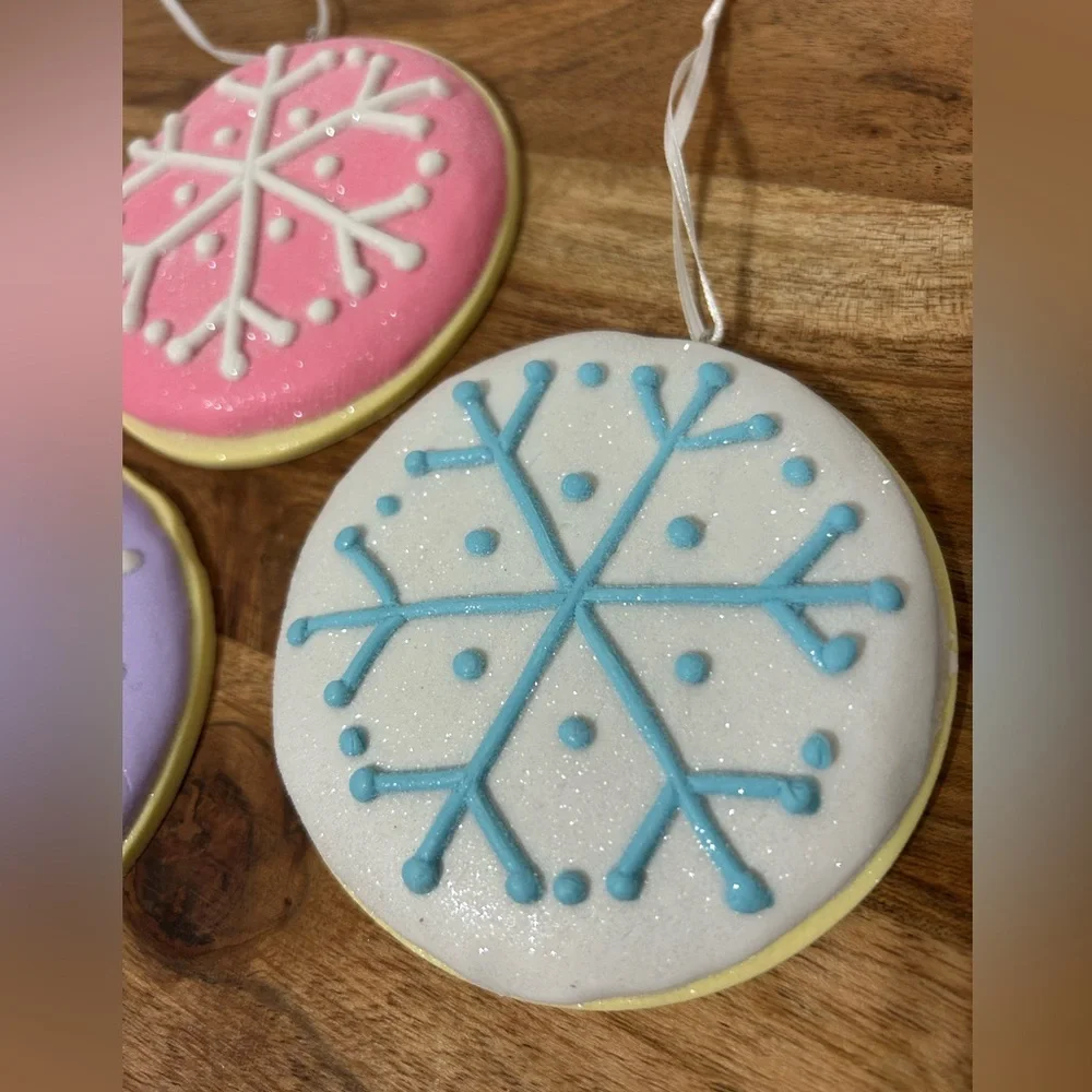 Pastel Sugar Cookie Snowflake Christmas Tree Ornaments 3.5” Set of 4 NEW